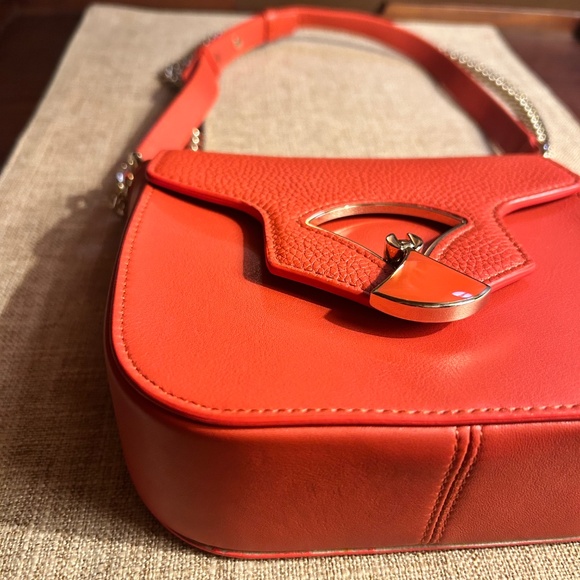 Bvlgari Divas Dream Flap Cover Chain Cross Bag - Picture 13 of 16